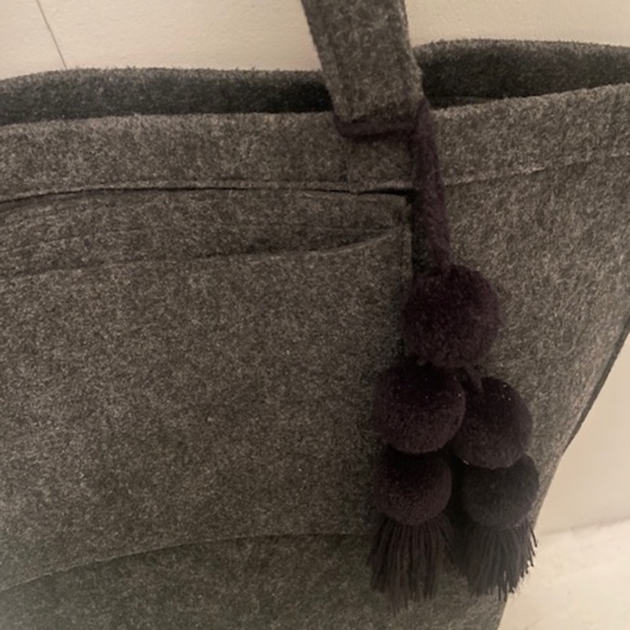 Oversized Felt Tote Charcoal Colour - Picture 8 of 8